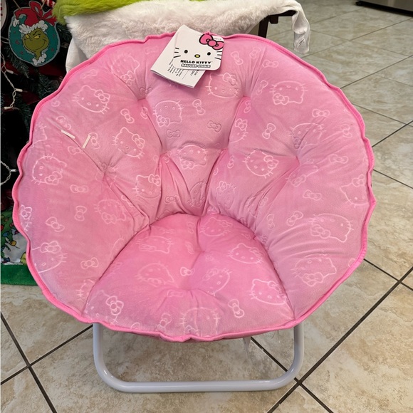 Hello kitty pink saucer chair - Picture 7 of 8